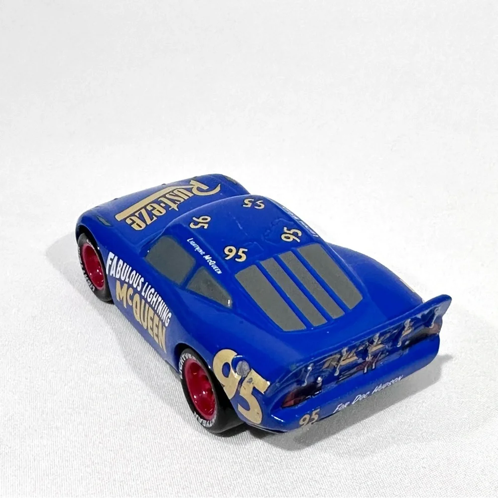 Disney Store Cars 1:43 Deluxe Fabulous Lightning McQueen Die-cast
